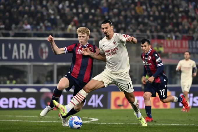 Auch bei Ibrahimovic klappt nicht immer alles. Beim Eigentor sieht der Stürmer des AC Mailand etwas unglücklich aus. AC Mailand