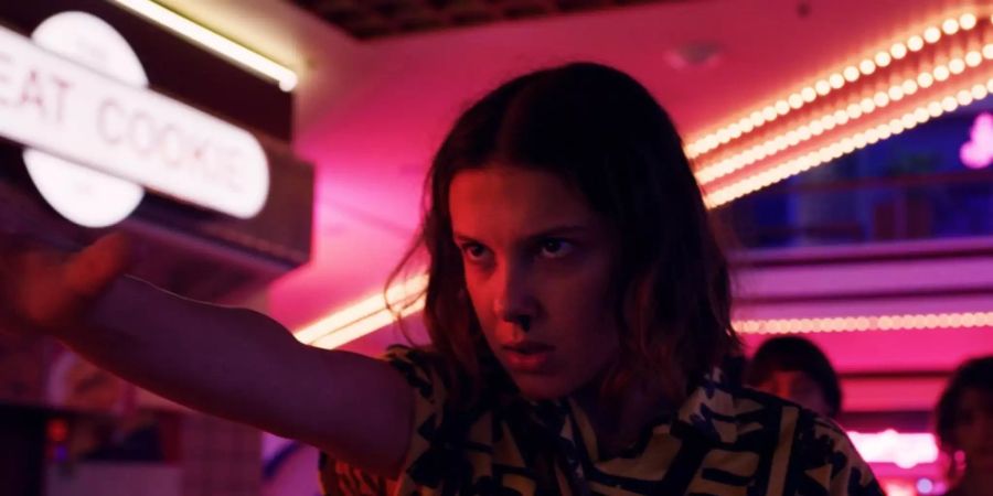 Eine Szene aus der dritten Staffel von «Stranger Things» mit Millie Bobby Brown.