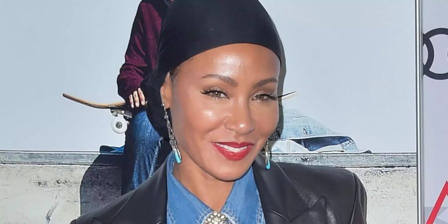 Jada Pinkett Smith geht kreativ mit ihrem Haarausfall um.