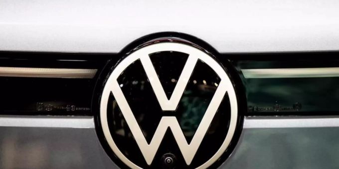 Der Halbleiterengpass hat bei VW im dritten Quartal zu einem deutlichen Rückgang der Auslieferungen geführt. Foto: Matthias Balk/dpa Der Halbleiterengpass hat bei VW im dritten Quartal zu einem deutlichen Rückgang der Auslieferungen geführt. Foto: Matthias Balk/dpa
