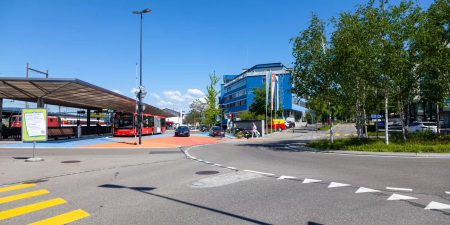 Kreisel vor dem Bahnhof in Horgen.