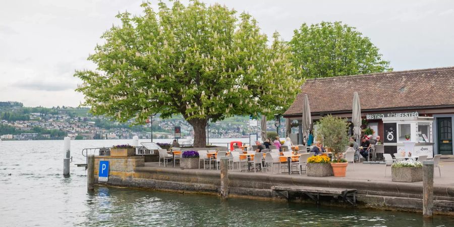 Bistro an der Seestrasse in Stäfa am Zürichsee.