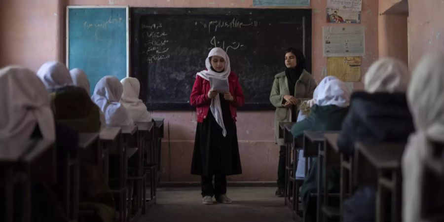 Afghanistan Herat Schülerin taliban