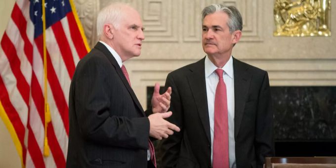 Jerome Powell (links) im Gespräch mit Daniel Tarullo. federal reserve system