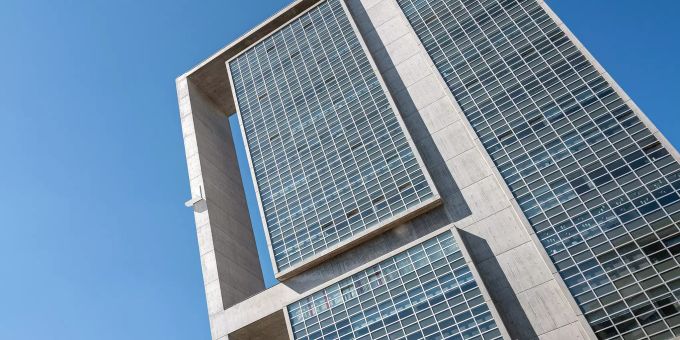 Das Hochhaus beim Kongresshaus Biel mit dessen Bau 1960 begonnen wurde. Das Hochhaus beim Kongresshaus Biel mit dessen Bau 1960 begonnen wurde.