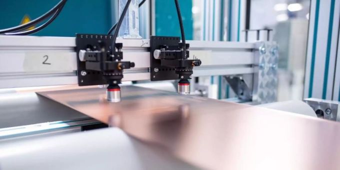 In der Fraunhofer Forschungsfertigung Batteriezelle FFB Münster steht eine Beschichtungsanlage zur Kupferbeschichtung. Foto: Guido Kirchner/dpa In der Fraunhofer Forschungsfertigung Batteriezelle FFB Münster steht eine Beschichtungsanlage zur Kupferbeschichtung. Foto: Guido Kirchner/dpa