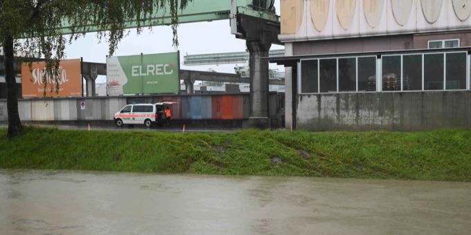 Widnau SG - 19-jähriger Lenker fährt in Binnenkanal