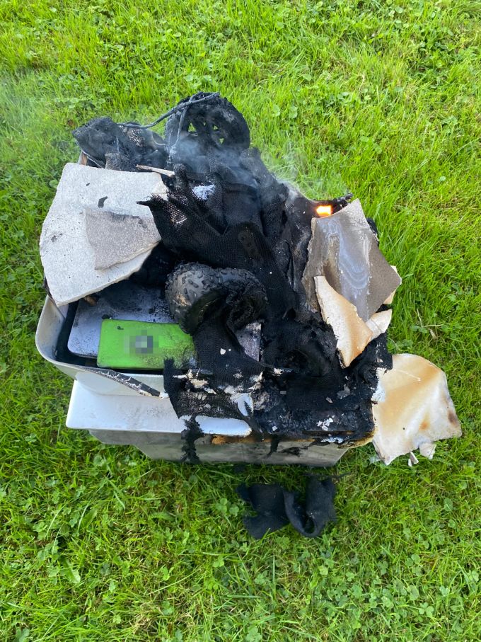Der Brand brach im Bereich eines ferngesteuerten Autos aus. Der Brand brach im Bereich eines ferngesteuerten Autos aus.