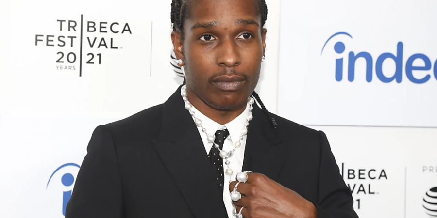 Der US-Rapper ASAP Rocky ist wegen des Vorwurfs von Schüssen auf einen Bekannten angeklagt worden. Er wird am Mittwoch vor Gericht erscheinen müssen. (Archivbild)