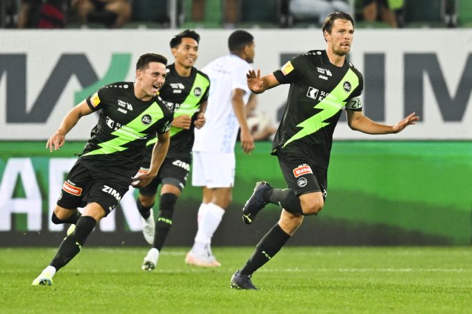 Lukas Görtler (FC St.Gallen) jubelt über sein Tor zum 3:0 gegen den FC Luzern. FC St.Gallen FC Luzern
