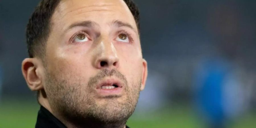 Hat mit Schalke den SC Freiburg zu Gast: S04-Coach Domenico Tedesco. Foto: Bernd Thissen