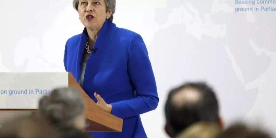 Die britische Premierministerin Theresa May kündigte an, dass das britische Parlament Anfang Juni darüber abstimmen soll, ob es ein zweites Brexit-Referendum geben soll. Foto: Kirsty Wigglesworth/PA Wire