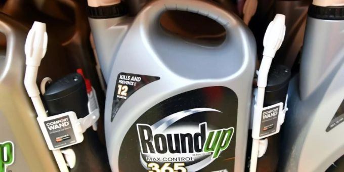 Unkrautvernichtungsmittel Roundup von Monsanto Monsanto