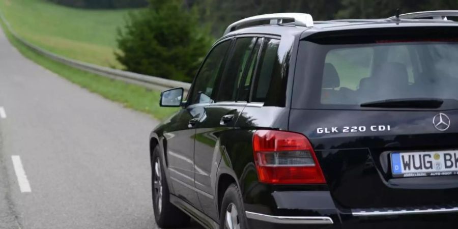 Laut einem Medienbericht geht es um rund 60.000 Fahrzeuge des Modells Mercedes-Benz GLK 220 CDI mit der Abgasnorm 5, die zwischen 2012 und 2015 produziert wurden. Foto: Patrick Seeger