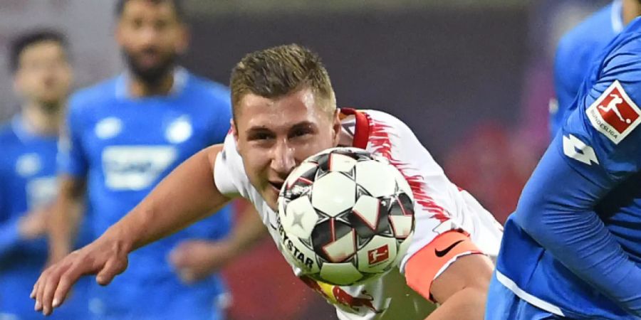 Leipzigs Willi Orban (links) sorgte kurz vor Schluss für den Ausgleichstreffer gegen Hoffenheim