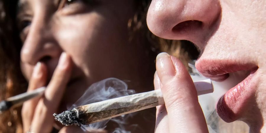 Kiffen für legalen Cannabis-Konsum