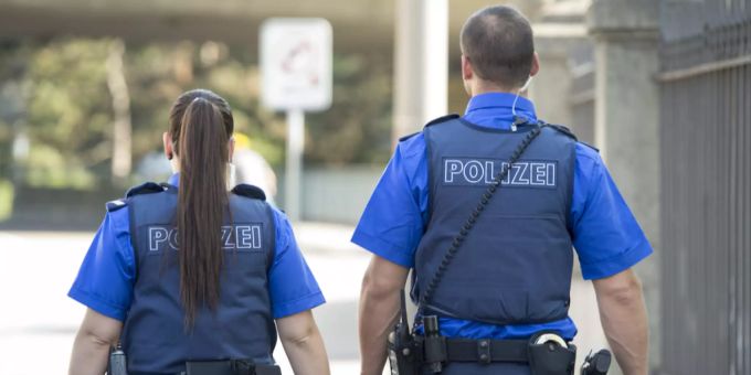 Zwei Polizisten. thurgau polizisten