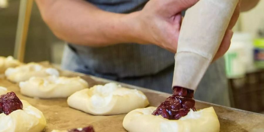 Nach Angaben des Zentralverbandes des Deutschen Handwerks (ZDH) gab es im vergangenen Jahr 3184 Konditoreien in Deutschland. Zehn Jahre zuvor waren nur 3018 Betriebe registriert. Foto: Daniel Karmann