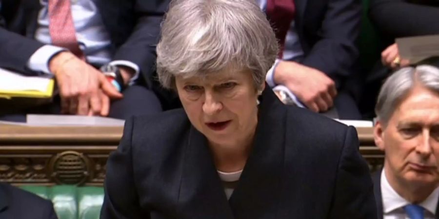 Theresa May im Parlament in London