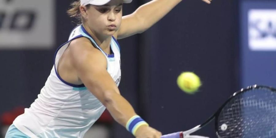 Die Australierin Ashleigh Barty hat das Tennis-Turnier von Miami gewonnen. Foto: Luis M. Alvarez/AP/dpa