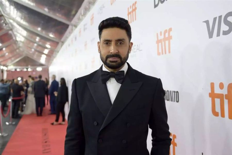 Begleitet wurde die Schönheit von ihrem Ehemann und Schauspieler Abhishek Bachchan.