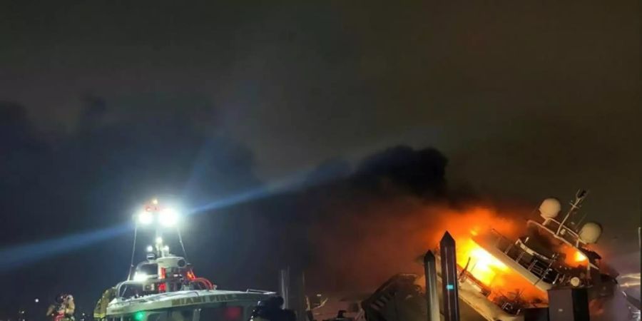 Marc Anthonys Jacht in Flammen