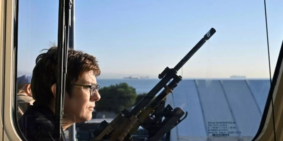 Kramp-Karrenbauer besucht deutsche Soldaten in Zypern
