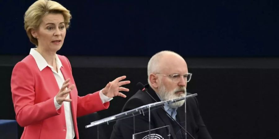 Ursula von der Leyen mit Stellvertreter Frans Timmermans
