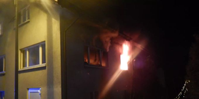 Der Brand brauch in einer Wohnung im ersten Obergeschoss aus. Brand