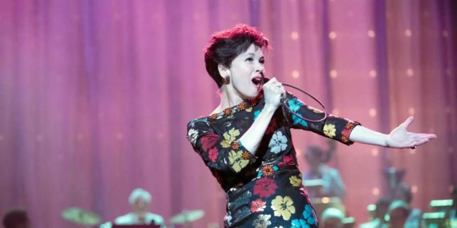 Renee Zellweger spielt die legendäre Show-Ikone Judy Garland, die mit 47 Jahren an einer Überdosis Schlaftabletten stirbt. Foto: dpa