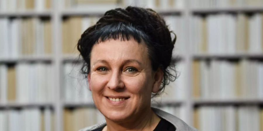 Die polnische Literaturnobelpreisträgerin Olga Tokarczuk wird im März 2020 ihre kürzlich abgesagten Termine in der Schweiz nachholen. Am 17. März tritt sie etwa im Kunstmuseum Basel auf.