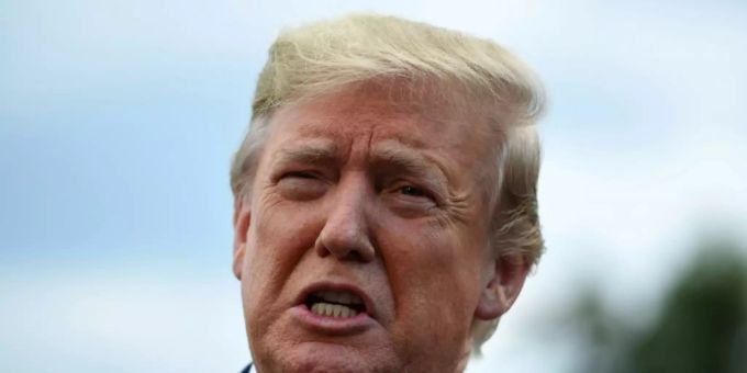 US-Präsident Donald Trump wird beschuldigt, mit dem ukrainischen Selenskyj umstrittene Telefonate geführt zu haben. Trump