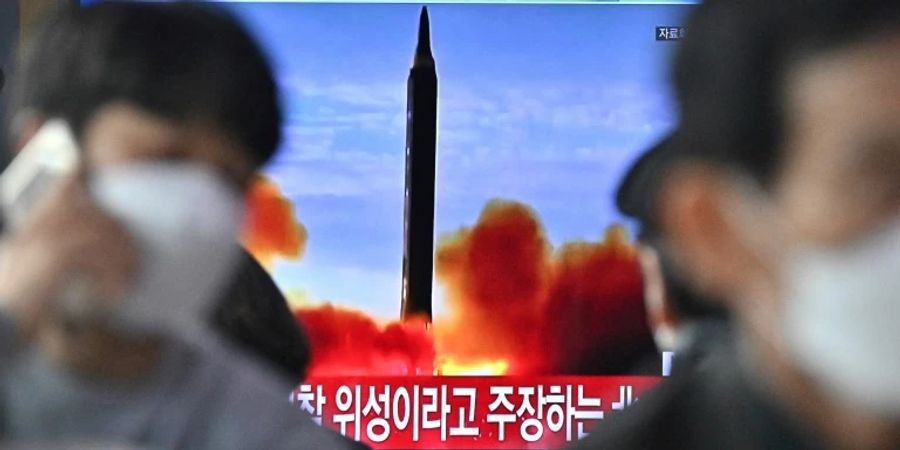 Nordkoreanisches Fernsehen zeigt Raketenstart