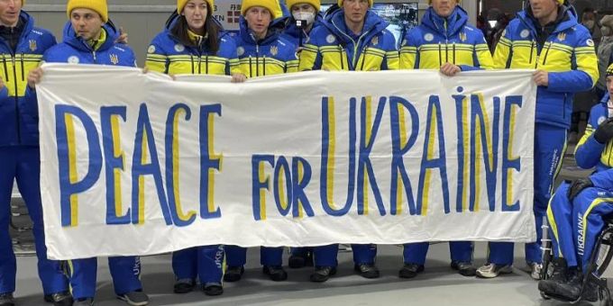 Mitglieder der ukrainischen Paralympics-Delegation vor der Eröffnungsfeier in Peking. Foto: Uncredited/NPC Ukraine via POS via AP/dpa Mitglieder der ukrainischen Paralympics-Delegation vor der Eröffnungsfeier in Peking. Foto: Uncredited/NPC Ukraine via POS via AP/dpa