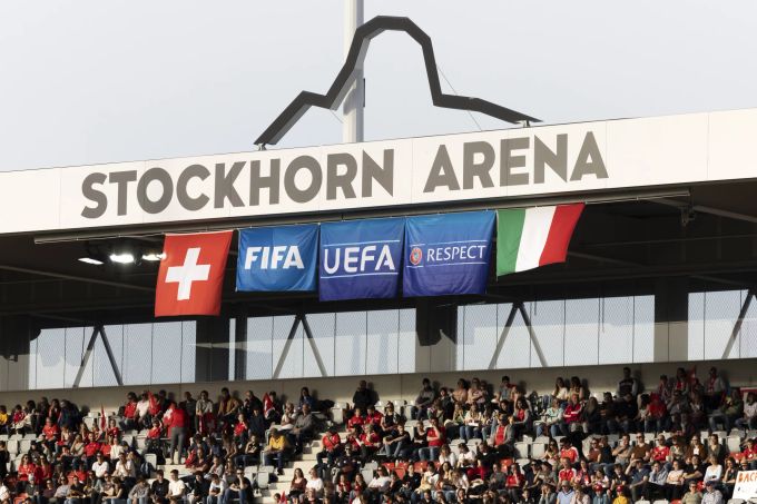 Trotz dem Support von über 6000 Fans verliert die Schweizer Nati gegen Italien. Schweizer Nati