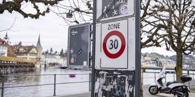 Der Touring Club Schweiz ist ein Tempo 30 Gegner (Symbolbild). tempo 30 gegner Touring Club Schweiz