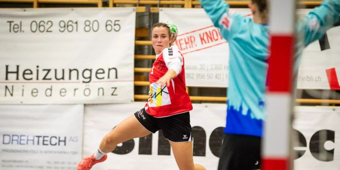 Muriel Hofer beim Wurf
