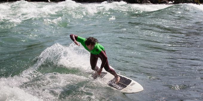 Edelweiss Surf Tour - Bremzgi Riverjam - Riversurfing Riversurfing