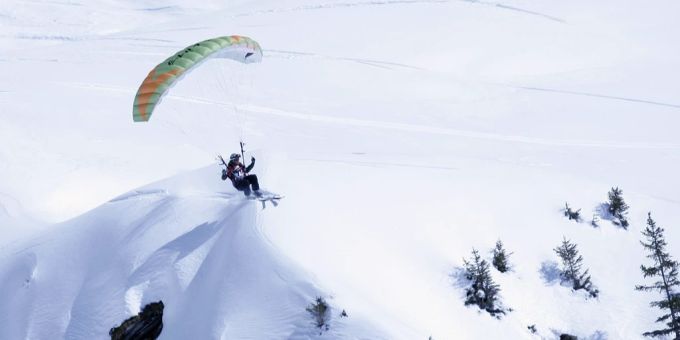 Ein Speedflyer stürzte am Mönch BE in den Tod. (Symbolbild) Speedflyer