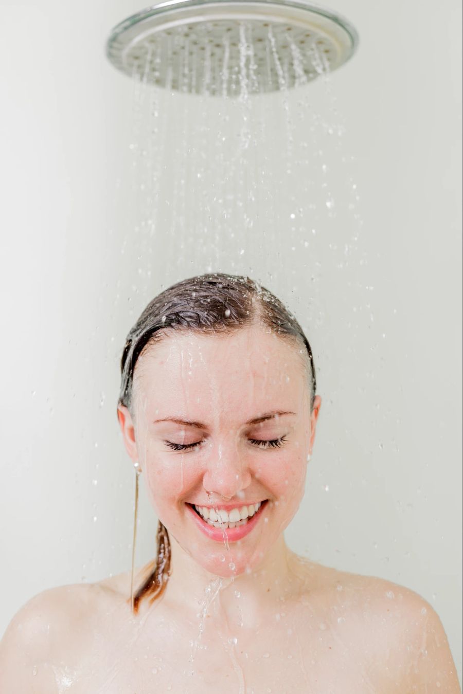 Dusche Frau hellhäutig Wasser