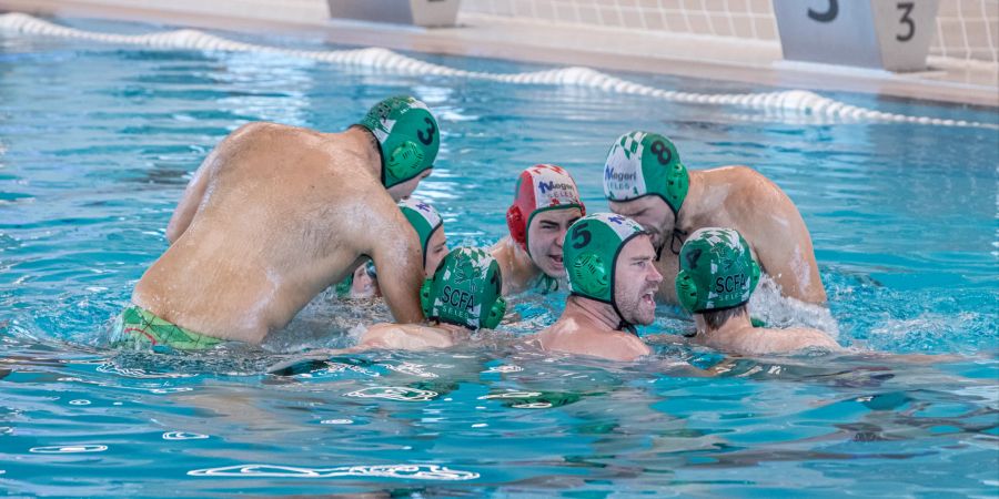 Motivationsschub vor dem Anpfiff: Ein letztes «Anrufen» vor dem Spiel pusht die 1. Mannschaft des SC Frosch Aegeri. - Unterägeri