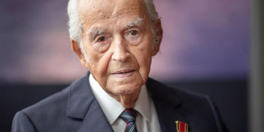 Leon «Henry» Schwarzbaum ist mit 101 Jahren gestorben. Foto: Monika Skolimowska/zb/dpa