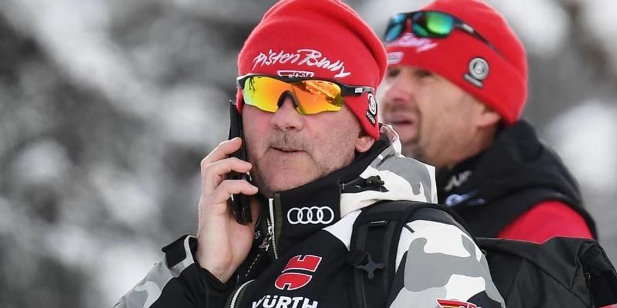 Christian Schwaiger (l), Herren-Bundestrainer des Deutschen Skiverbands (DSV). Foto: Angelika Warmuth/dpa