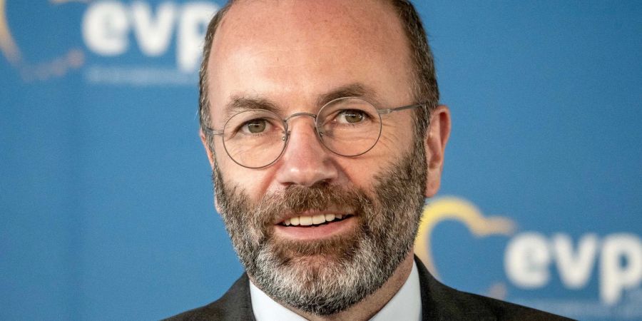 Die Spitzen von CDU und CSU haben sich hinter die Kandidatur des CSU-Europapolitikers Manfred Weber als Chef der europäischen Parteienfamilie EVP gestellt.