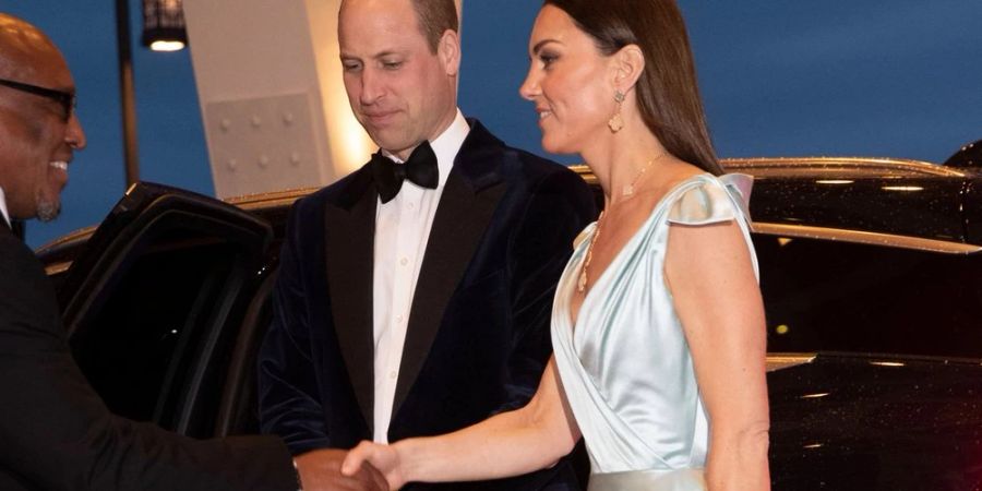 Prinz William und Herzogin Kate in ihrem eleganten Kleid von Phillipa Lepley auf den Bahamas.