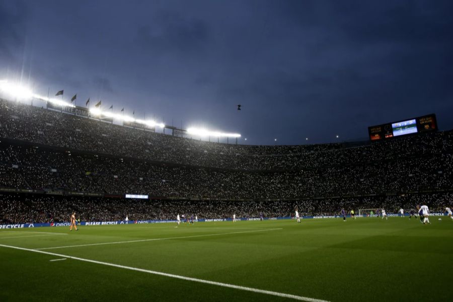 Das Camp Nou bietet fast 100'000 Zuschauern einen Platz.