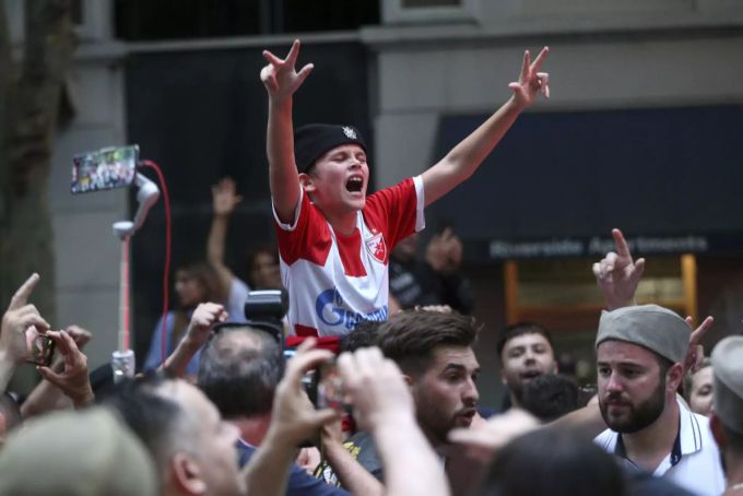 Fans von Novak Djokovic gehen in Melbourne für ihren Helden auf die Strasse. Novak Djokovic