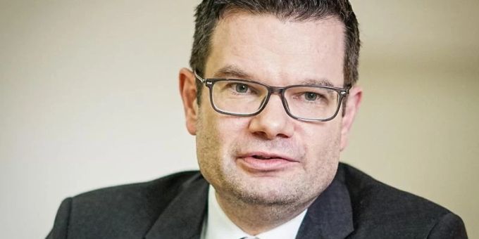 Marco Buschmann (FDP), Bundesminister der Justiz, aufgenommen im Justizministerium bei einem Interview mit der dpa Deutsche Presse-Agentur GmbH. Marco Buschmann