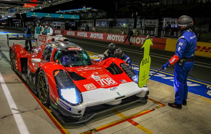 Anders als bei den LMDh-Rennern steckt unter den Le-Mans-Hypercars wie etwa bei Glickenhaus ein eigens entwickeltes Chassis. Glickenhaus Le Mans Hypercar