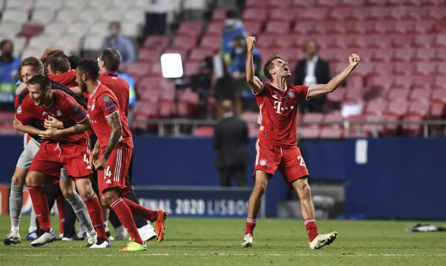 Thomas Müller bejubelt den Final-Sieg von Bayern München.